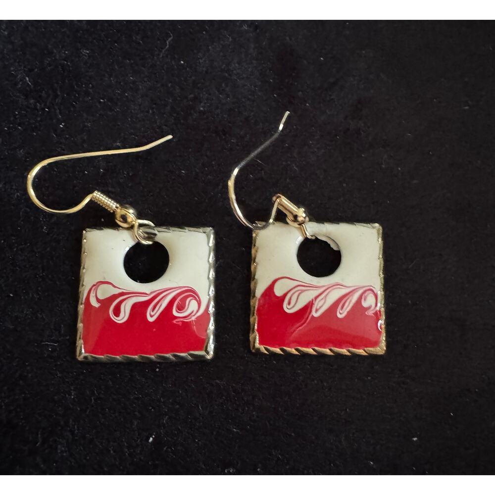 Vintage Red White Enamel Square Dangle Earrings Gold Tone Retro Jewelry E148